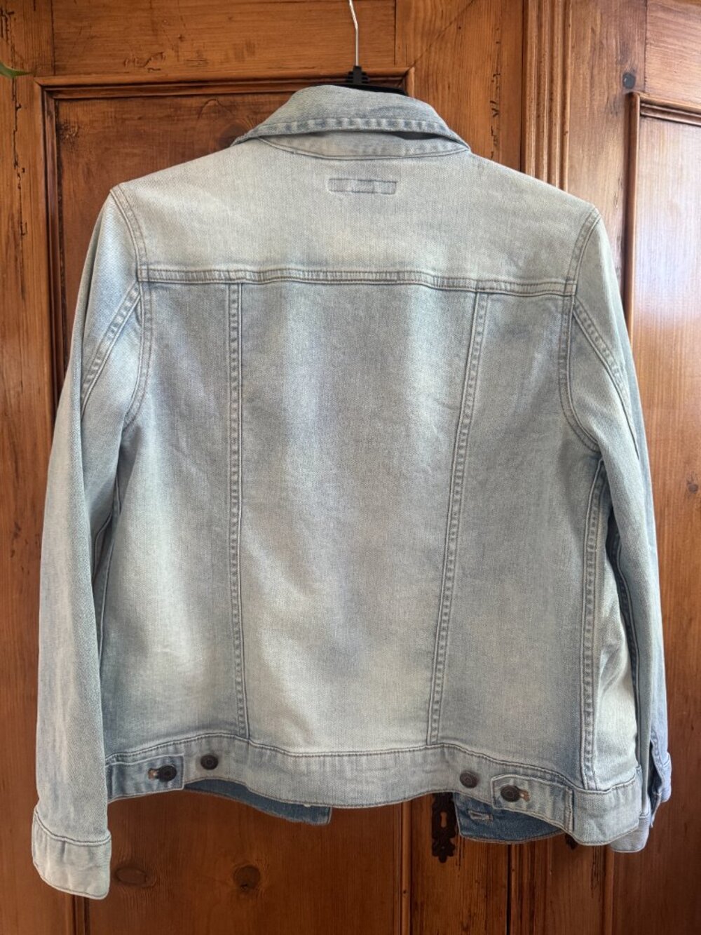 NWOT Garnet Hill Relaxed Jean Jacket Size 10 Pale Indigo - Picture 3 of 3
